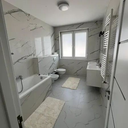 B53 1 Апартаменты *